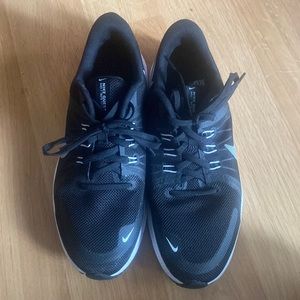 These are Nike running shoes size 9 in women.